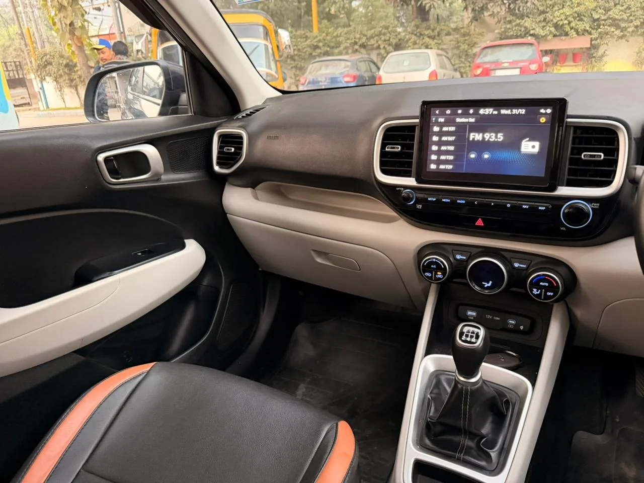 Hyundai Venue - Thumbnail 13